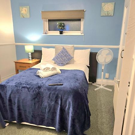 Gillings Villa -Perfect For Long & Short Stays Gillingham  Exterior photo
