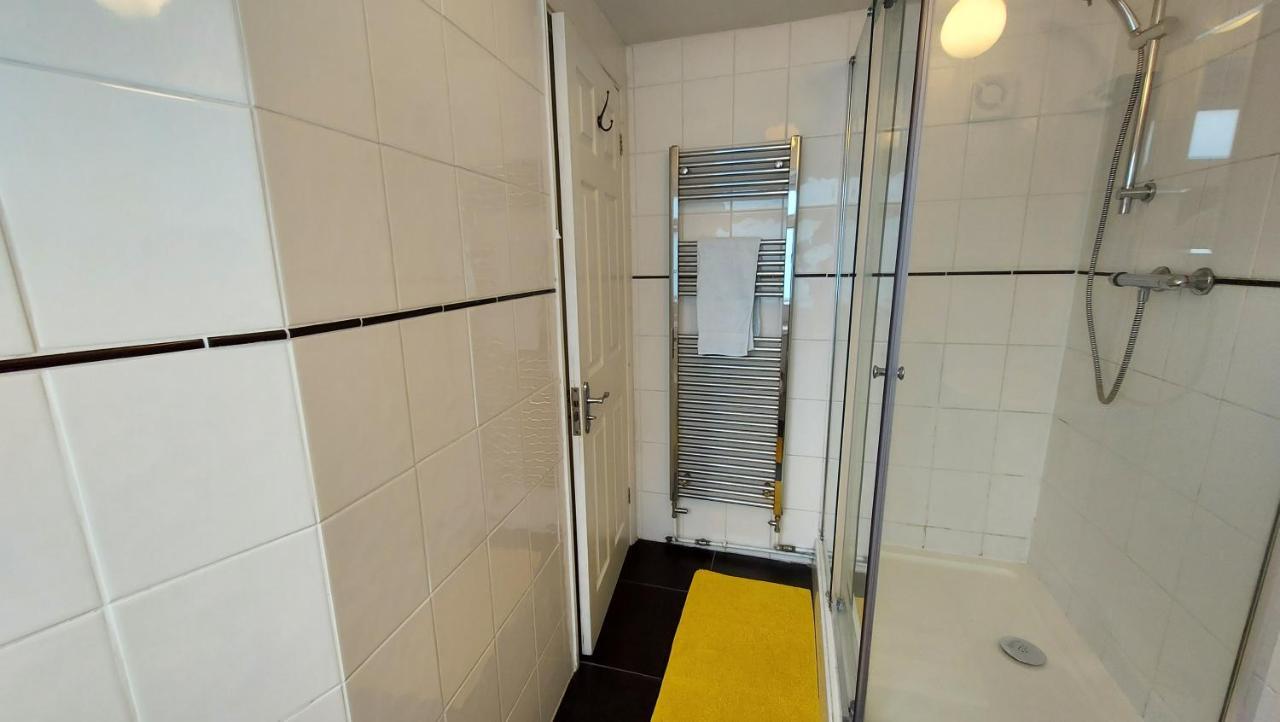 Gillings Villa -Perfect For Long & Short Stays Gillingham  Exterior photo