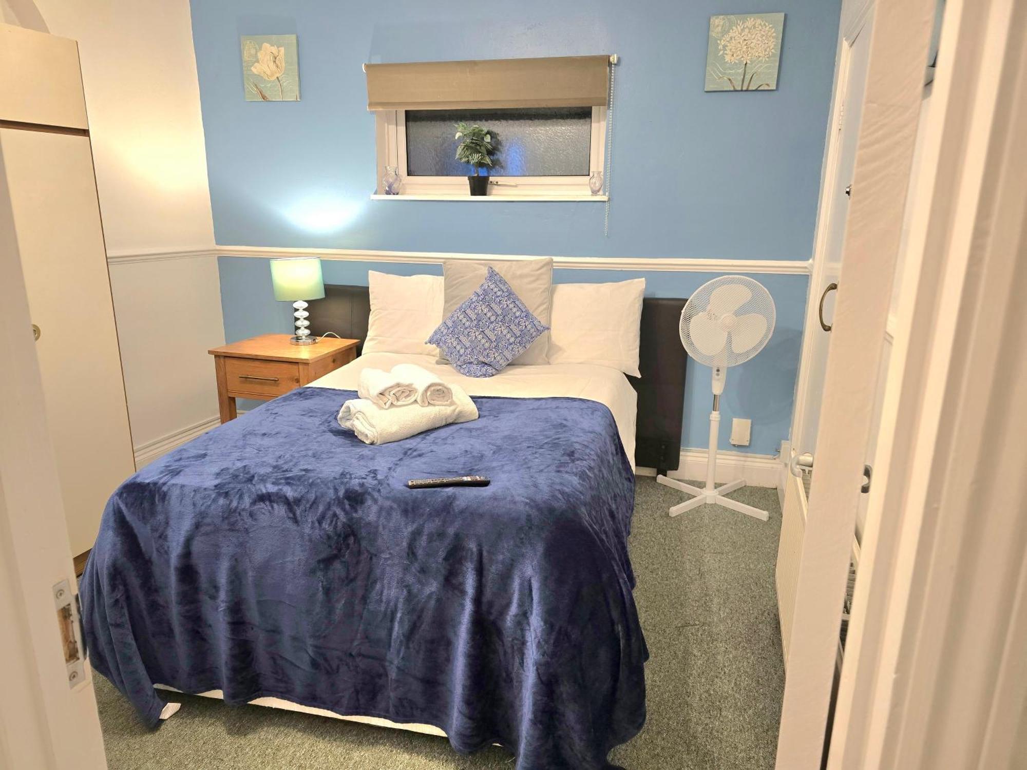Gillings Villa -Perfect For Long & Short Stays Gillingham  Exterior photo